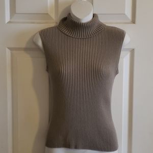 Sleeveless turtleneck sweater